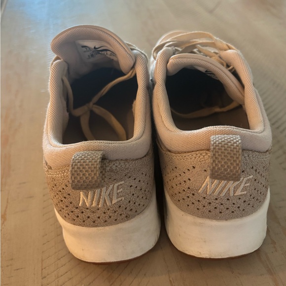 Tan Leather Nike Air Max Thea shoe - Picture 2 of 5